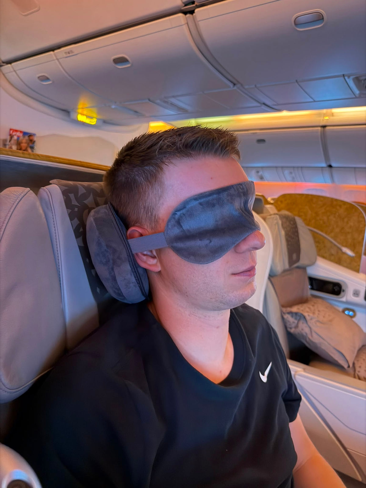 Schlafmaske und Kissen, 2 in 1
